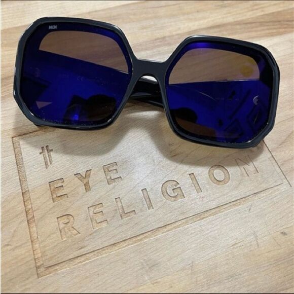 MCM 709 Sunglasses - Picture 1 of 2
